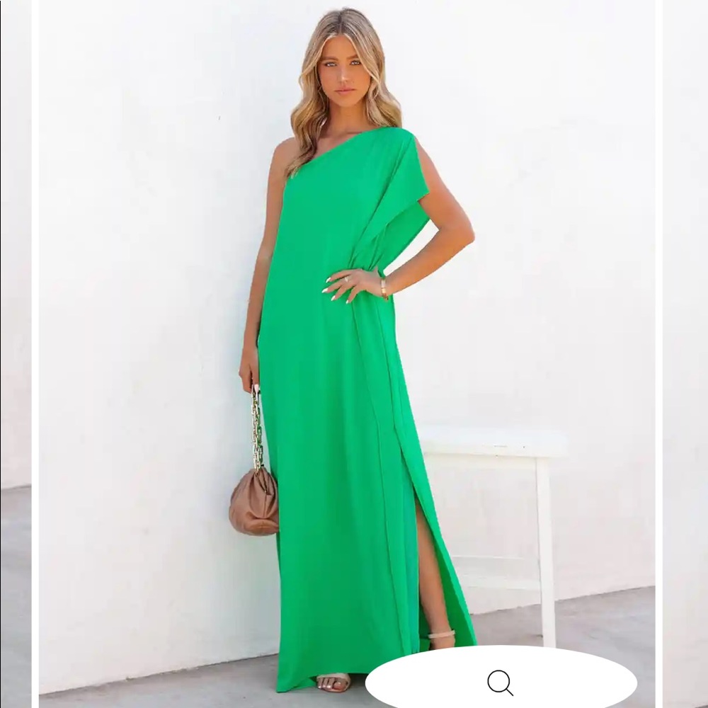NWOT VICI STRIKE A POSE ONE SHOULDER STATEMENT MAXI DRESS - EMERALD